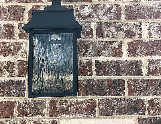 4th image of 692 Jennifer Dr