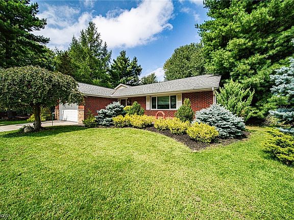 2nd image of 4855 Hartley Dr
