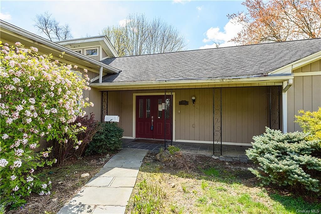 211 Woodhampton Drive, White Plains, NY 10603 Zillow