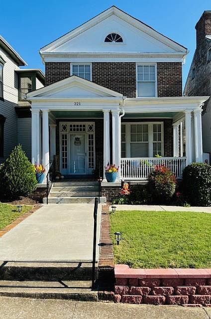 1st image of 221 Jefferson Ave