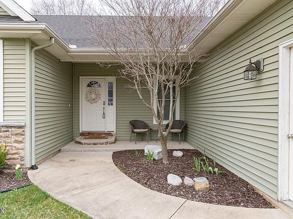 3rd image of 2424 Avalon Woods Dr