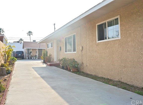 3rd image of 2509 Elm Ave