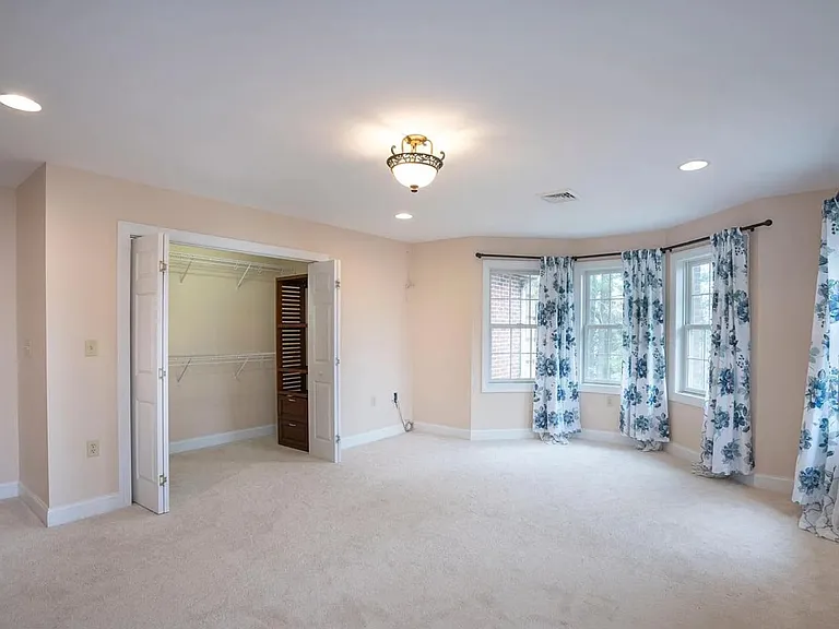120 Meadowview Dr — Photo 30
