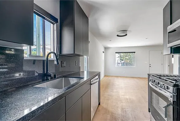 266 S Park View St — Photo 16