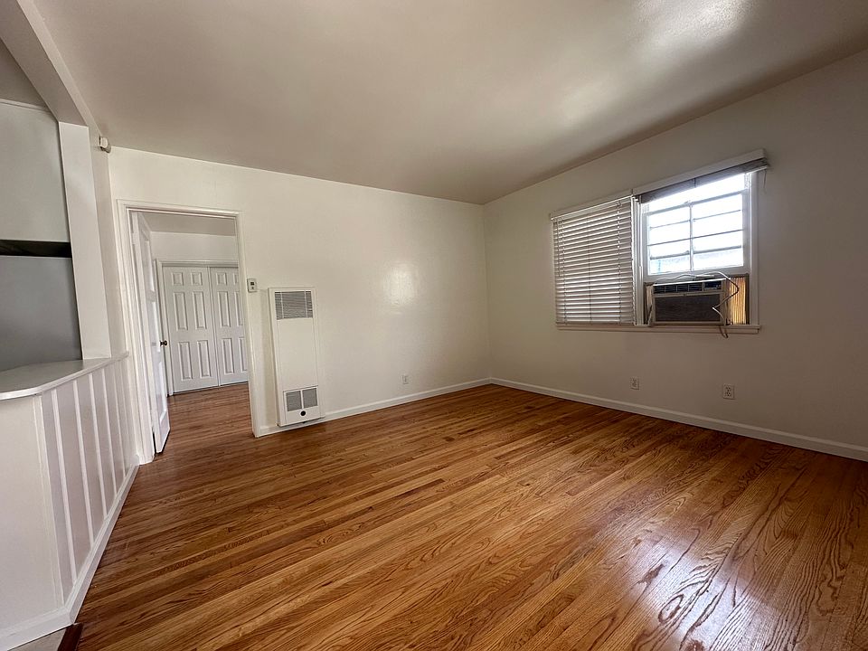 1st image of 851 Carillo Dr #851