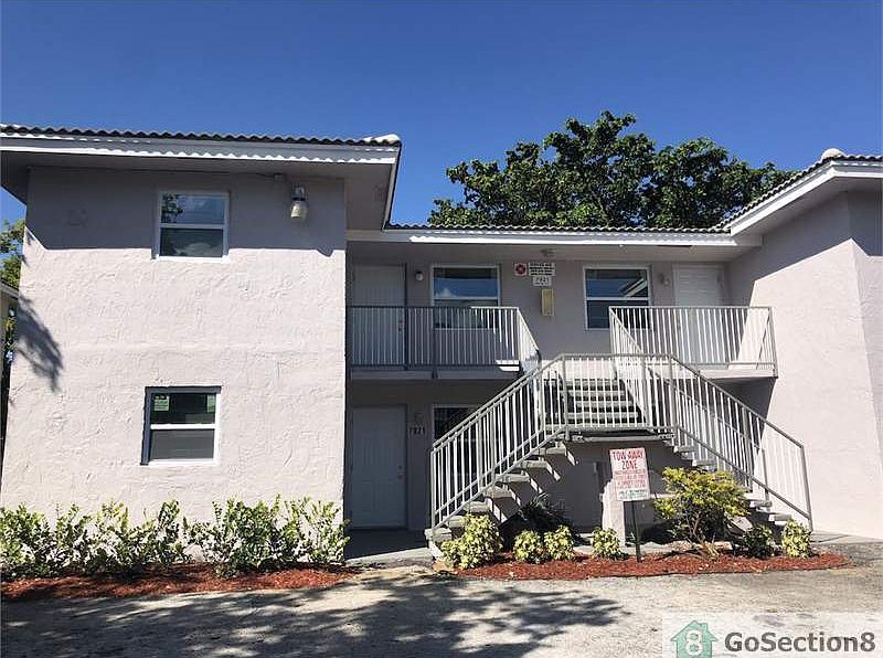 1st image of 7921 NW 44th Ct APT 3