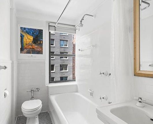 5th image of 205 E 78th St APT 9G