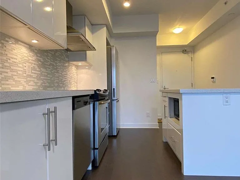 58 Orchard View Blvd #1601 — Photo 6