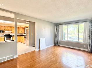 37 Montcalm Dr #1, Kitchener, ON N2B 2P9