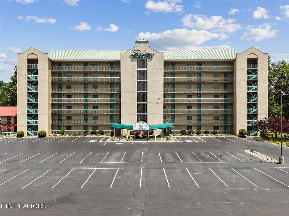 1st image of 3215 N River Rd #502