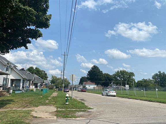 4th image of 626 W 20th St