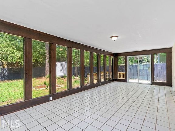 4th image of 6276 Creekford Dr