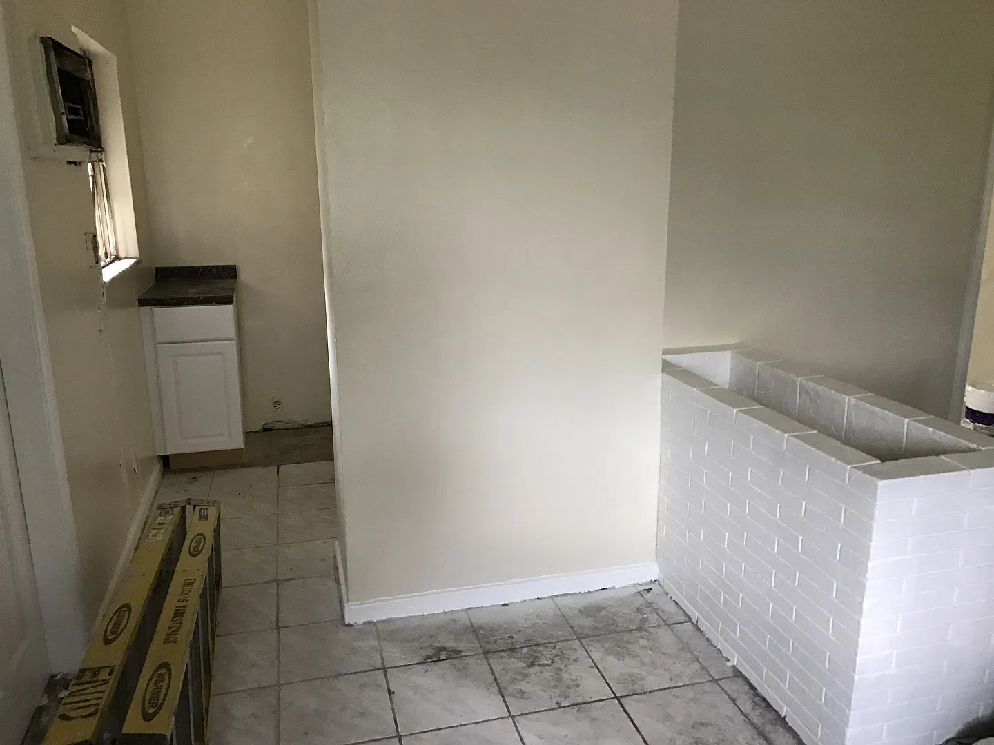 Nice 3-1 house with brand new kitchen and impact windows — Photo 4