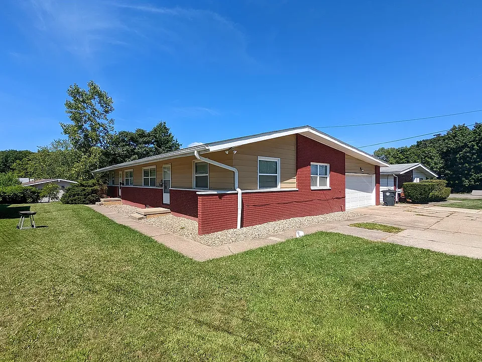 460 & 462 Treeside Dr #462