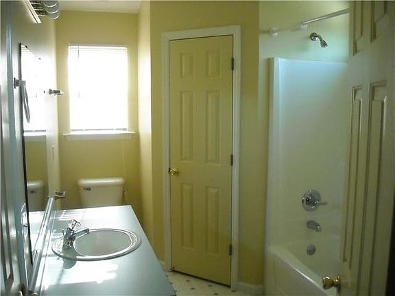 4th image of 243 Josephine Dr