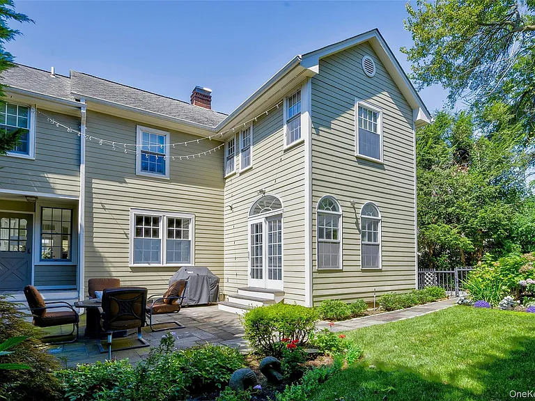 14 Buckingham Pl — Photo 38