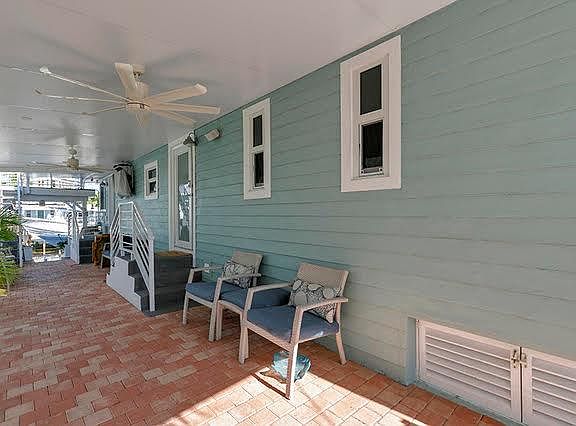 2nd image of 218 Burgundy Dr