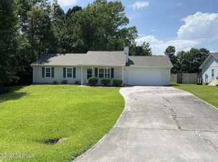 132 Daphne Dr, Hubert, NC 28539