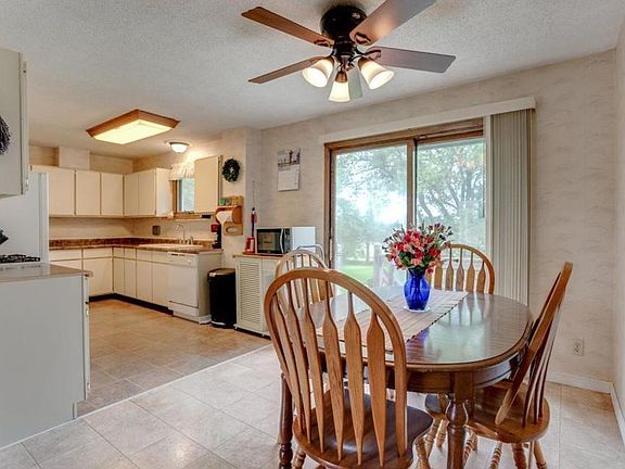 5th image of 9043 Collins Dr NW