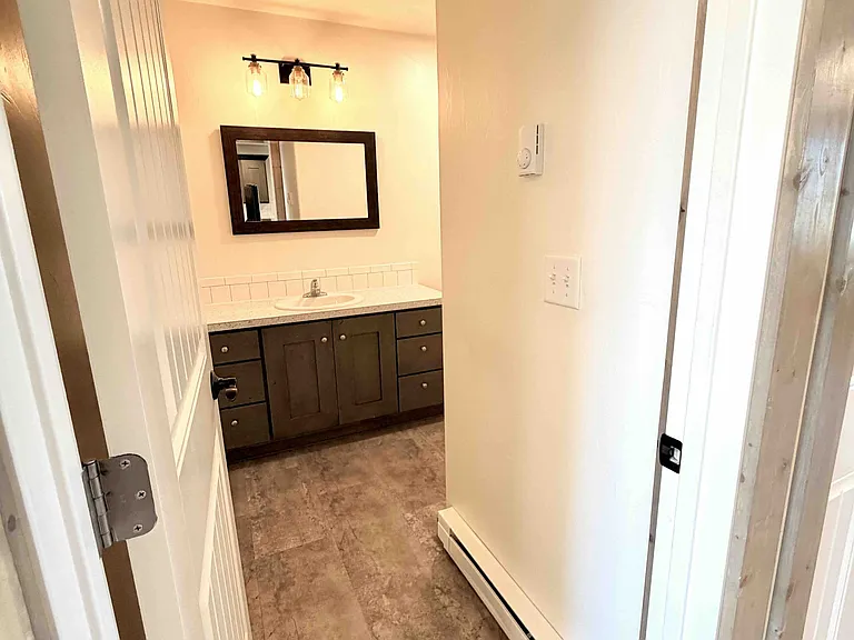 1040 Enterprise Dr #3 — Photo 9