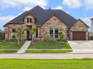 606 Appia Dr, Kemah, TX 77565