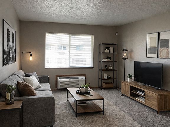 2nd image of 1020 S 41st Ave APT 16