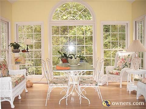 Sunroom w/Paladium window