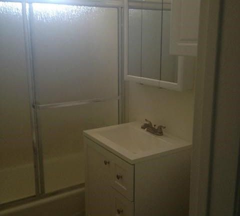 4th image of 410 S Eucalyptus Ave APT 3