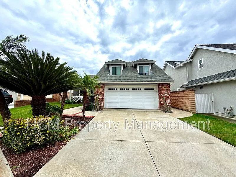 3 bed, 2.5 bath, 1752 sqft, $5,300 — Photo 2