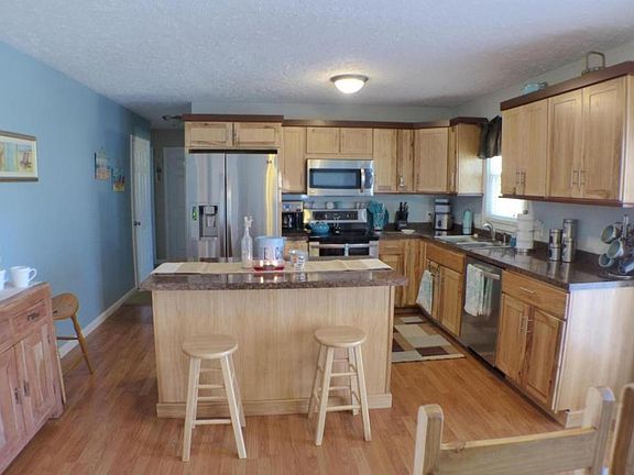 4th image of 1830 Rainbow Dr