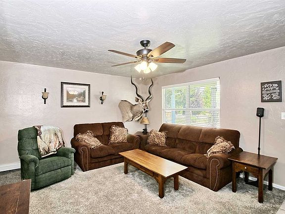5th image of 536 N Mountain Oak Ct