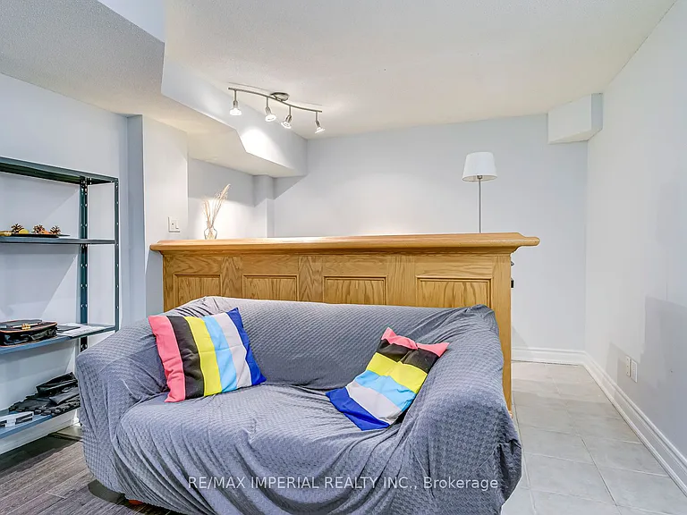 1511 Greenridge Cir — Photo 44