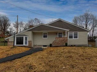 890 Hershey Heights Rd, Hanover, PA 17331