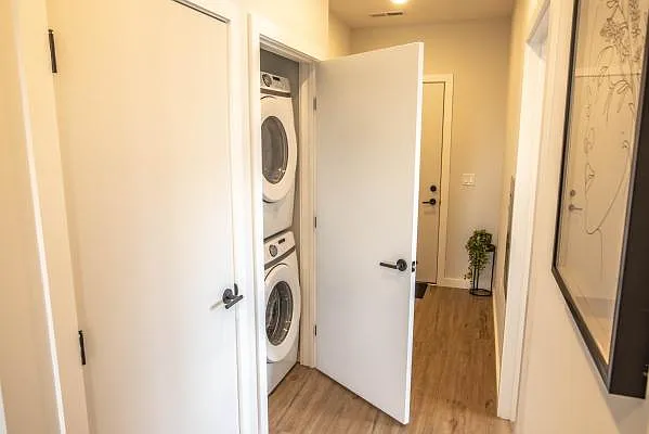 412 E Healey St #310 — Photo 17
