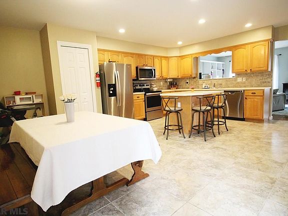 5th image of 126 Kenley Ct