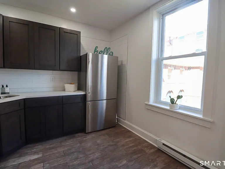 156 Garfield Ave — Photo 8