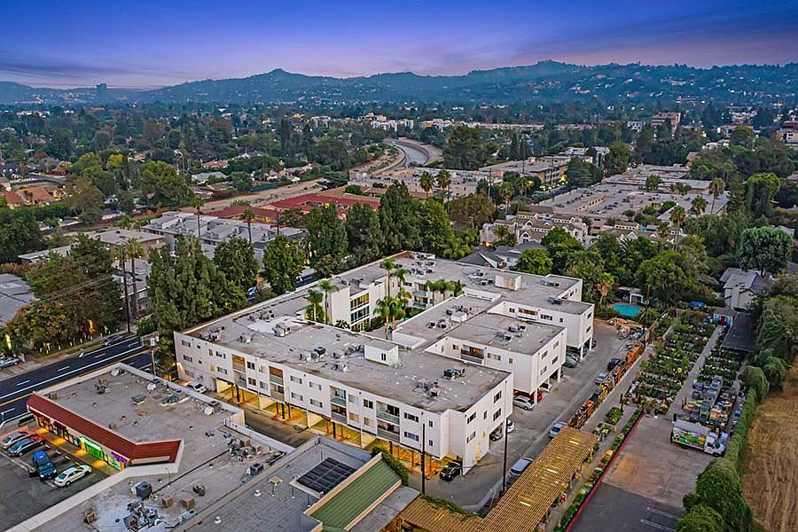 1st image of 5135 Coldwater Canyon Ave #301