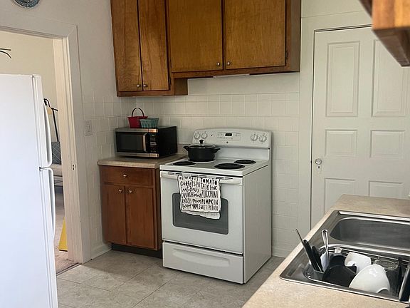 4th image of 505 1/2 Tyler Ct APT A