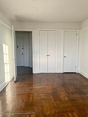 4th image of 2732 Bronx Park E #Kfifty1