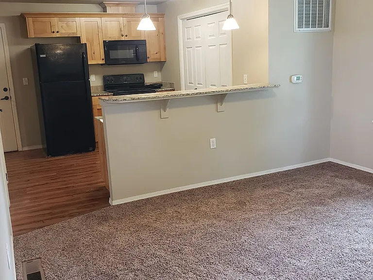 6787 W Irving St — Photo 2