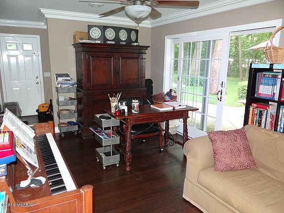 5th image of 2128 Lakeshore Dr