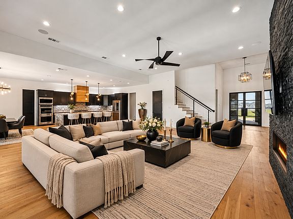 4th image of 2027 Noe Blvd