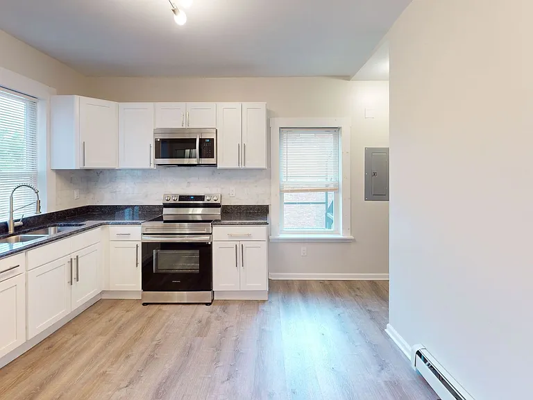 335 John St #2 — Photo 3