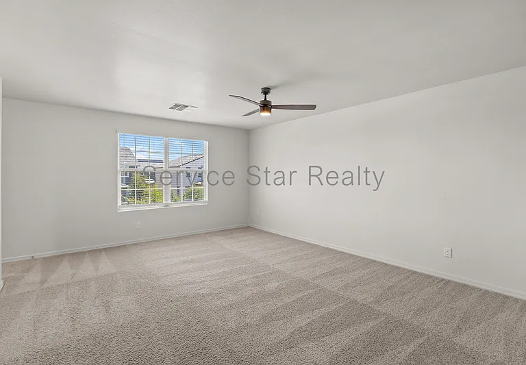 2402 E Alonso Dr — Photo 16