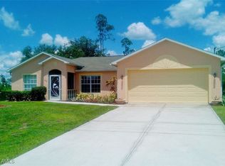 902 McArthur Ave, Lehigh Acres, FL 33936
