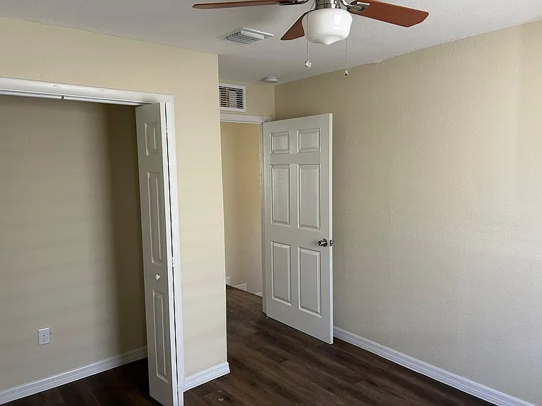 371 Banyan Ave — Photo 17