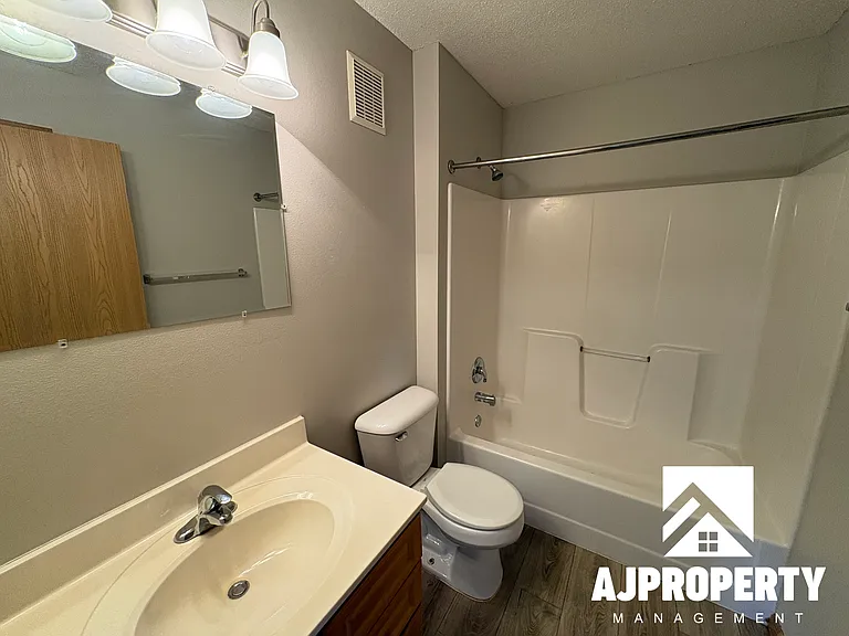 7003 W 56th St #7 — Photo 8