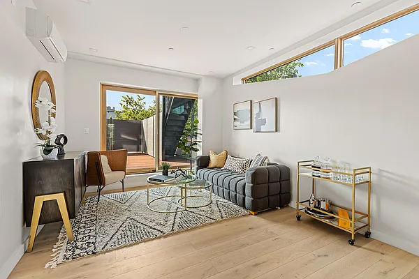 Sold by Nest Seekers International | media 8