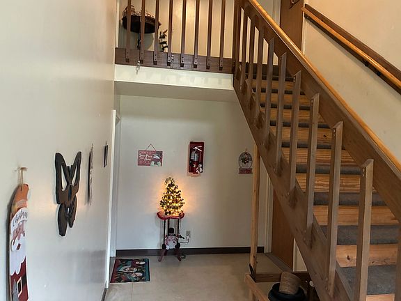 3rd image of 325 W Hazel St #325