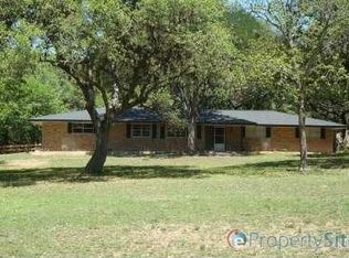 9391 Garden Ridge Dr, San Antonio, TX 78266